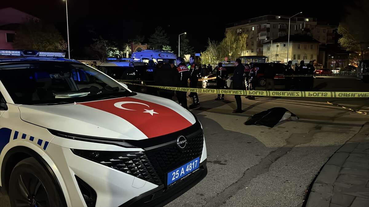 2 çocuk babası adam, cami önünde başından vurulmuş halde ölü bulundu 17
